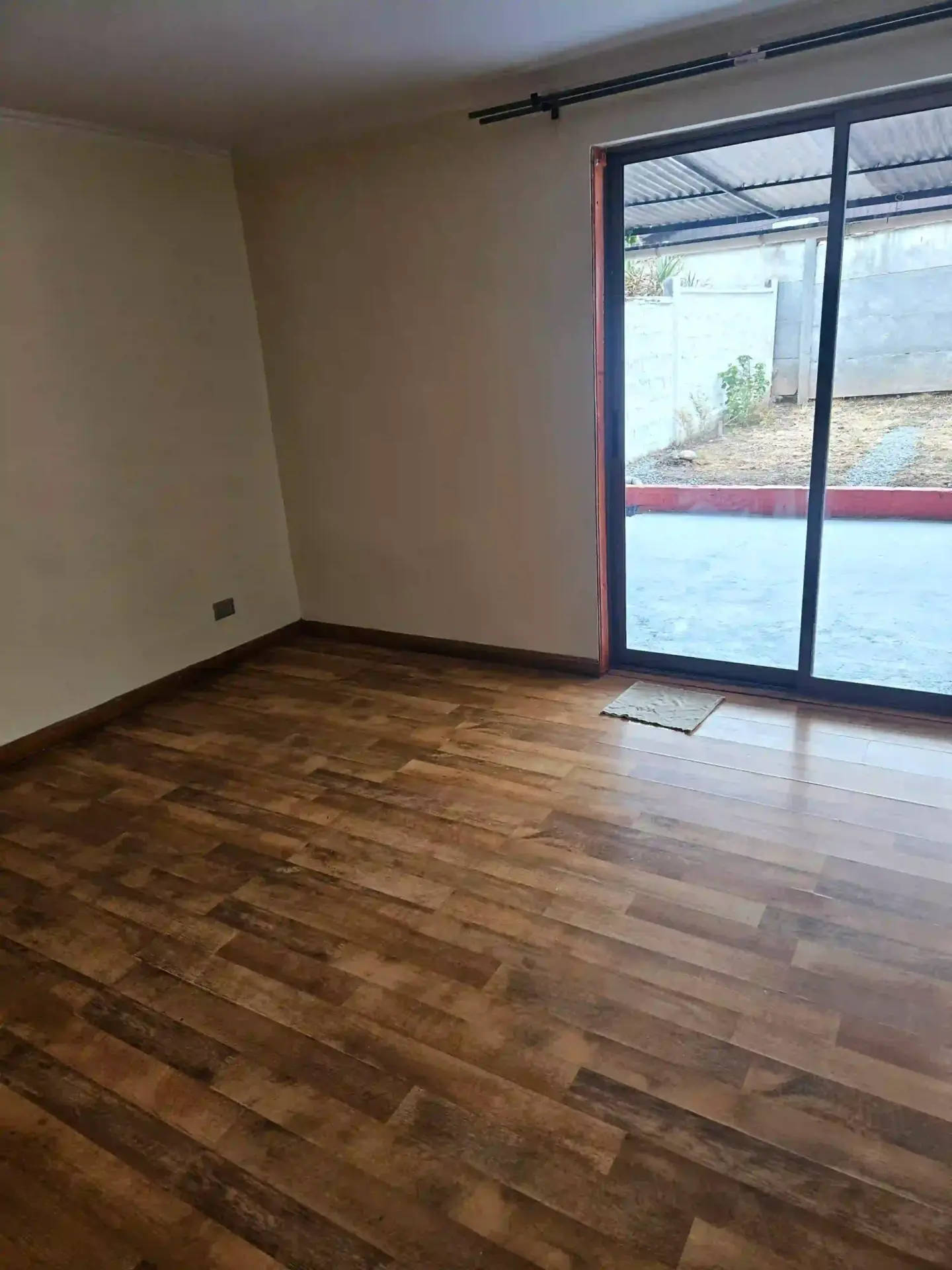 Casa en arriendo en población Irene Frei, fotografía 8